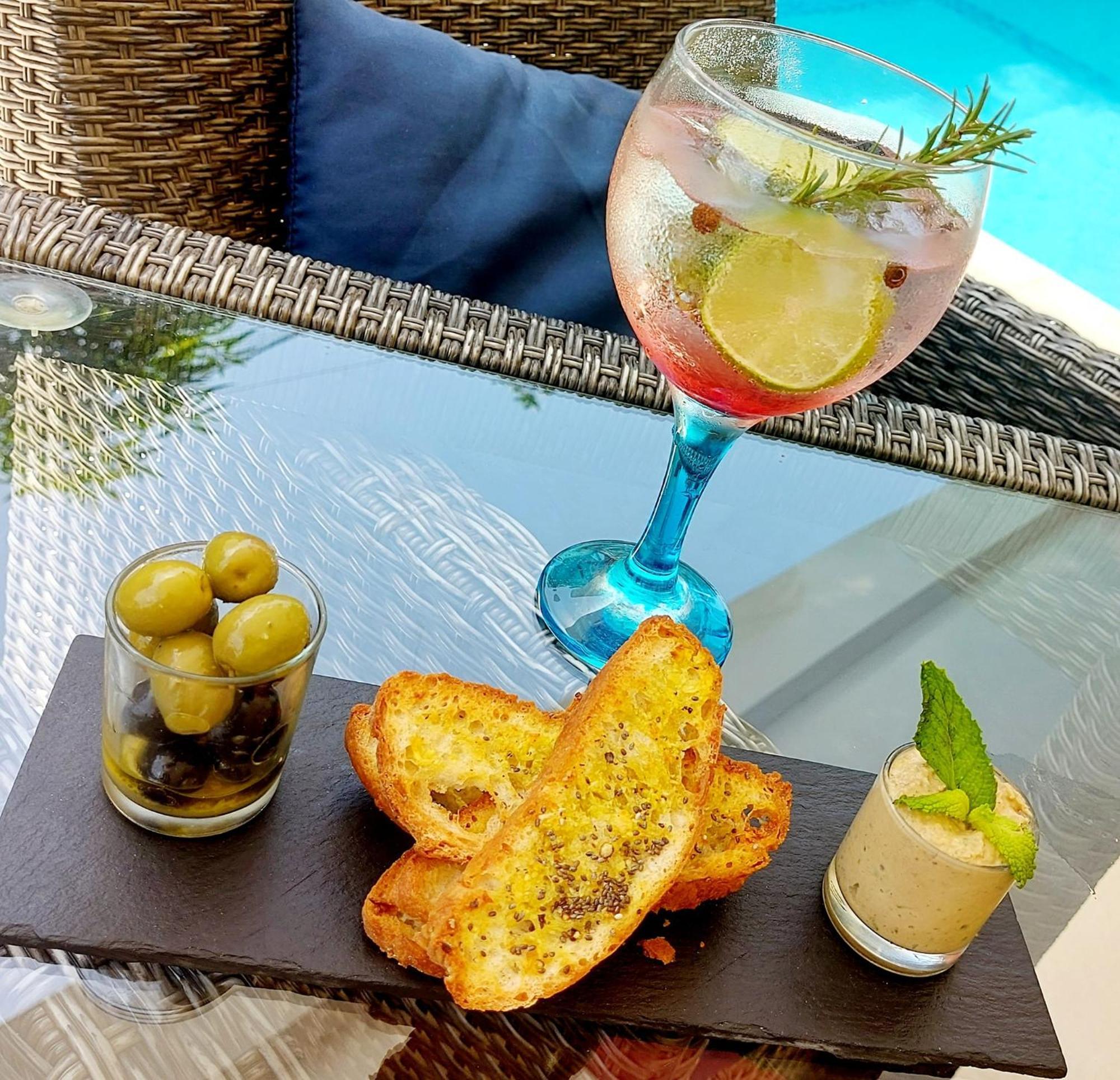 Blue Marlin Hotel Mindelo Exterior photo