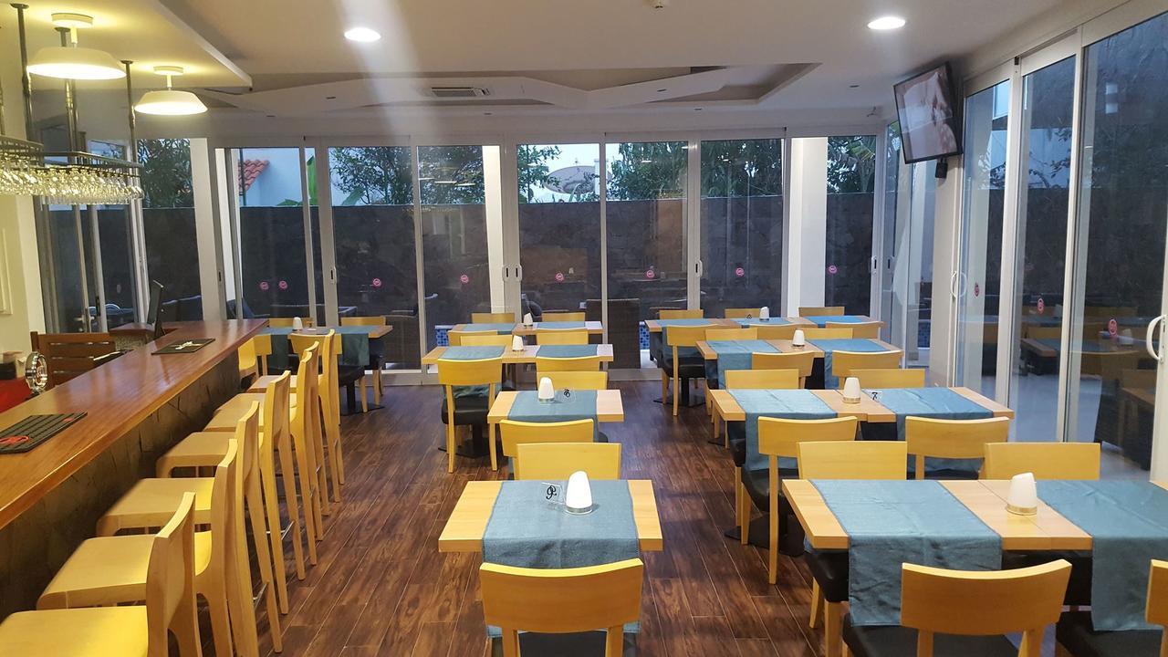 Blue Marlin Hotel Mindelo Exterior photo